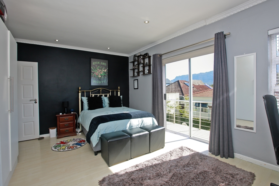 5 Bedroom Property for Sale in Claremont Western Cape